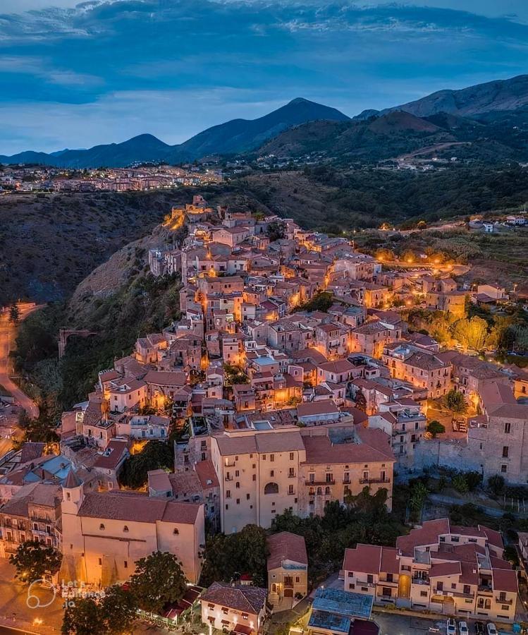 Il Cielo In Una Stanza Scalea Exteriér fotografie